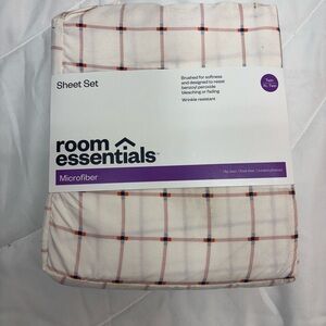 New Room Essentials Microfiber Sheet Set - White and Red Checkered Twin XL Twin